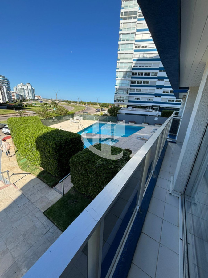 Apartamento ID.2453 - PUNTA DEL ESTE CHIVERTA APTO CON SERVICIOS DE 3 DORMITORIOS EN SUITE, GARAGE , DEP DE SERCVICIO