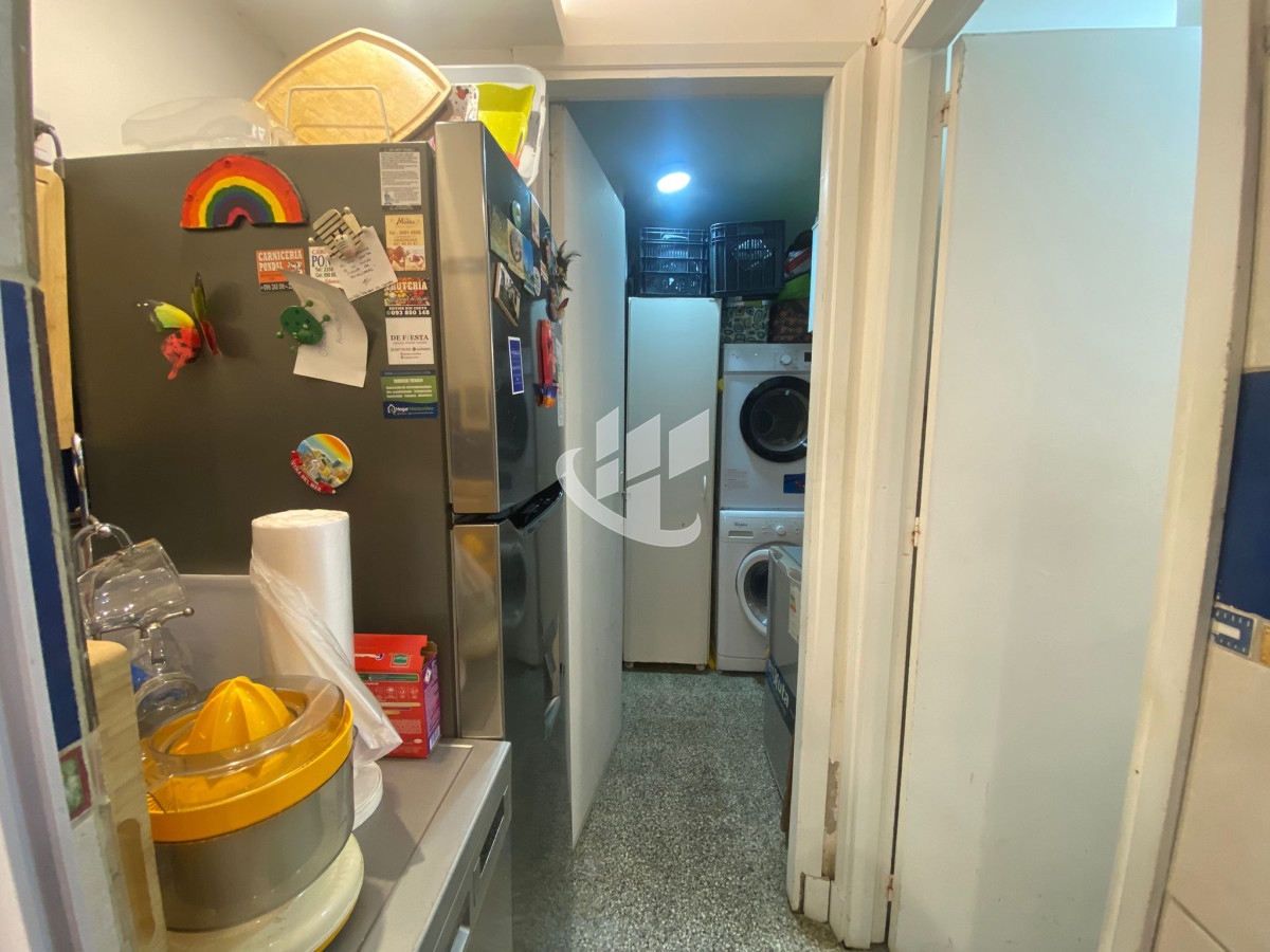 Apartamento ID.1854 - APARTAMENTO EN VENTA CORDON 2 DORMITORIOS Y SERVICIO.