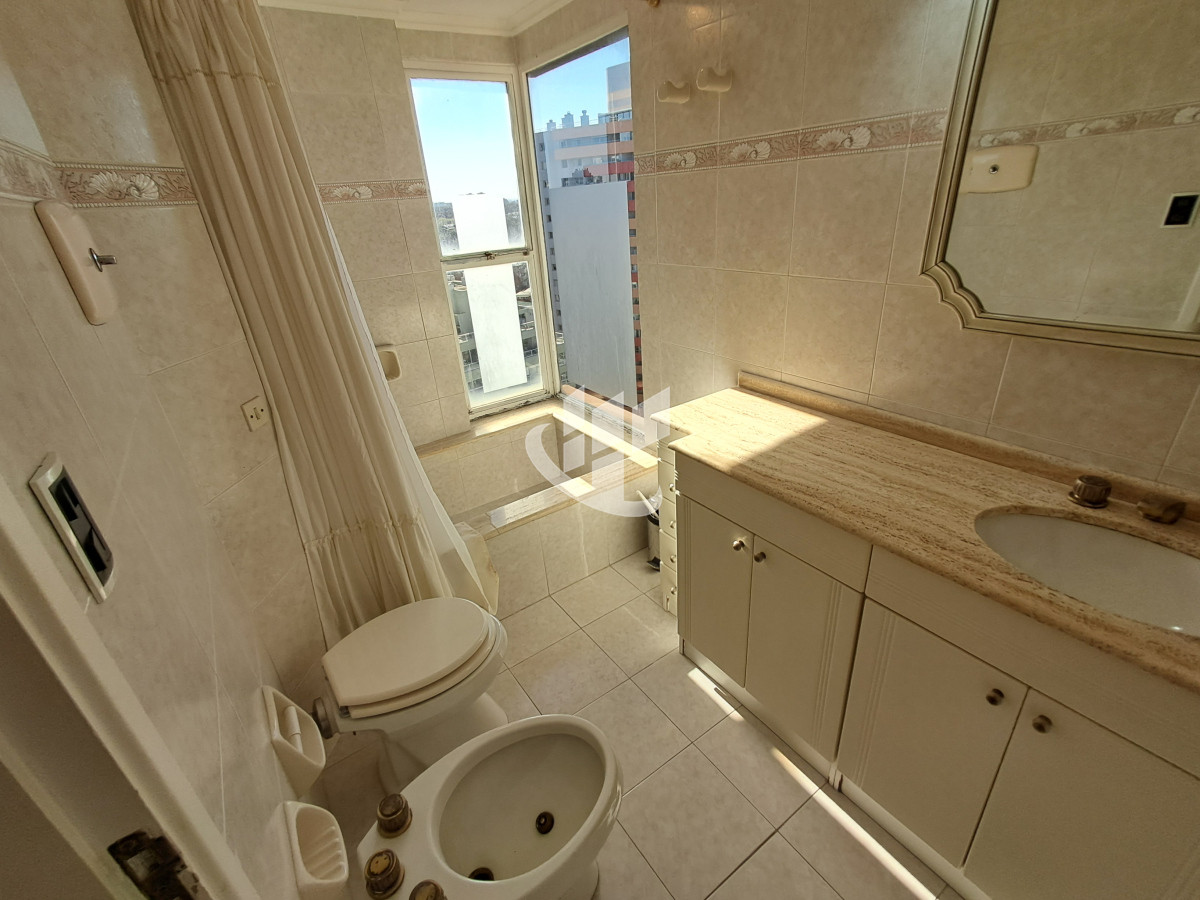 Apartamento ID.1802 - PUNTA DEL ESTE BRAVA 2 DORMITORIOS ALQUILER
