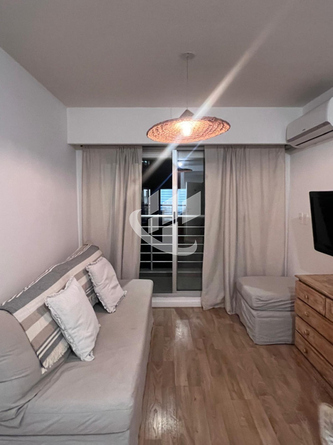 Apartamento ID.2607 - Apartamento en Alquiler, 2 dormitorios, Cordon Sur