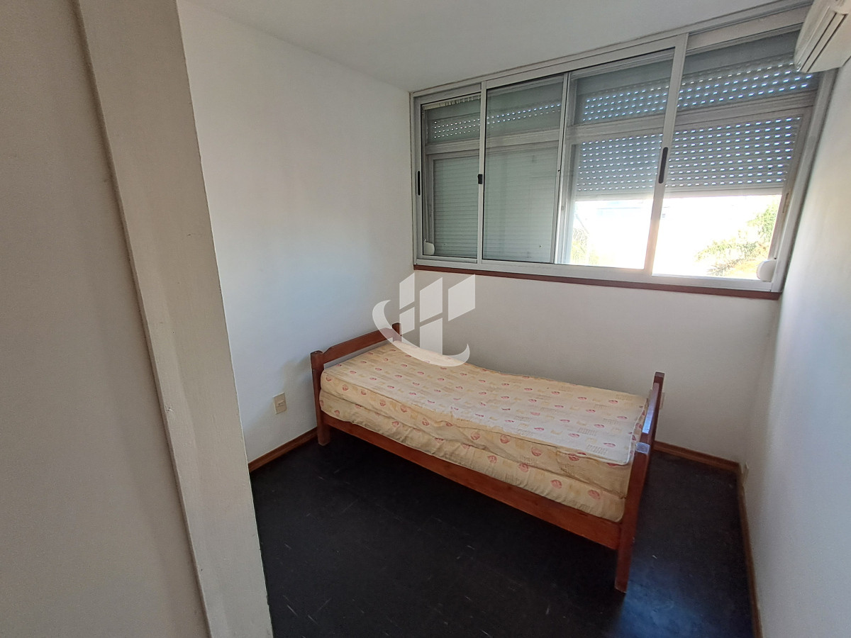Apartamento ID.1787 - PUNTA DEL ESTE PENINSULA DUPLEX DE 4 DORMITORIOS Y AZOTEA EN VENTA