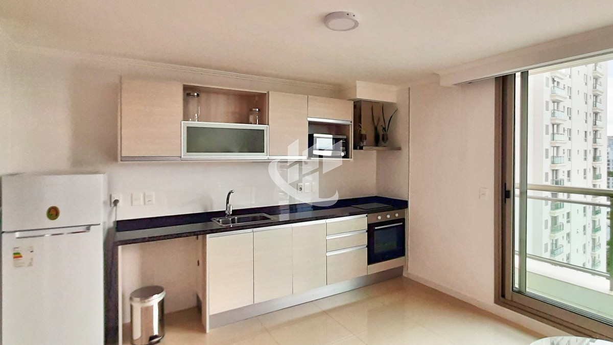Apartamento ID.124 - Alquiler anual, monoambiente, piso alto, vista al mar, Punta del Este