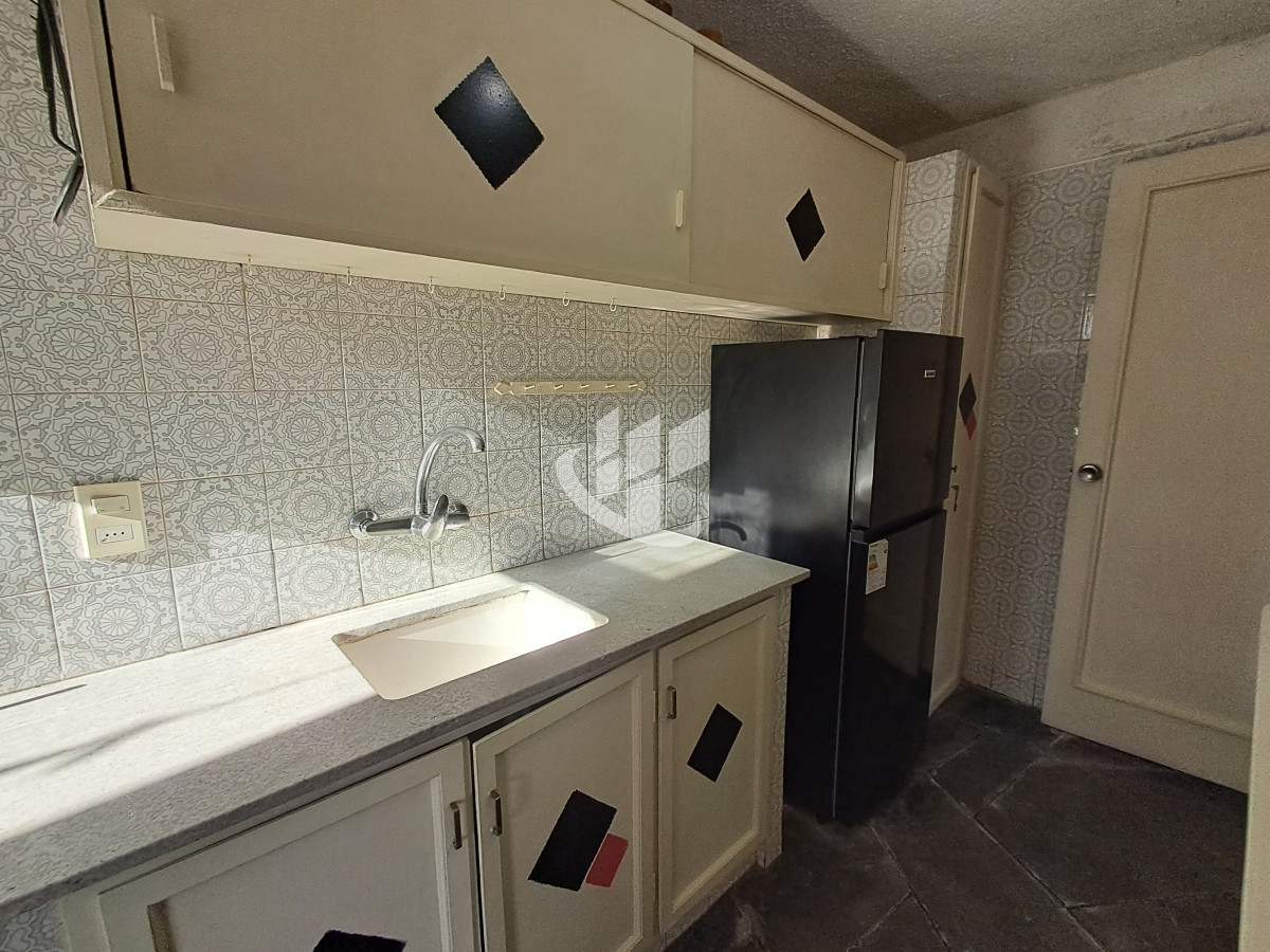 Apartamento ID.1387 - PUNTA DEL ESTE SOBRE AV ROOSEVELT 1 DORMITORIO Y MEDIO PARRILLERO VENTA