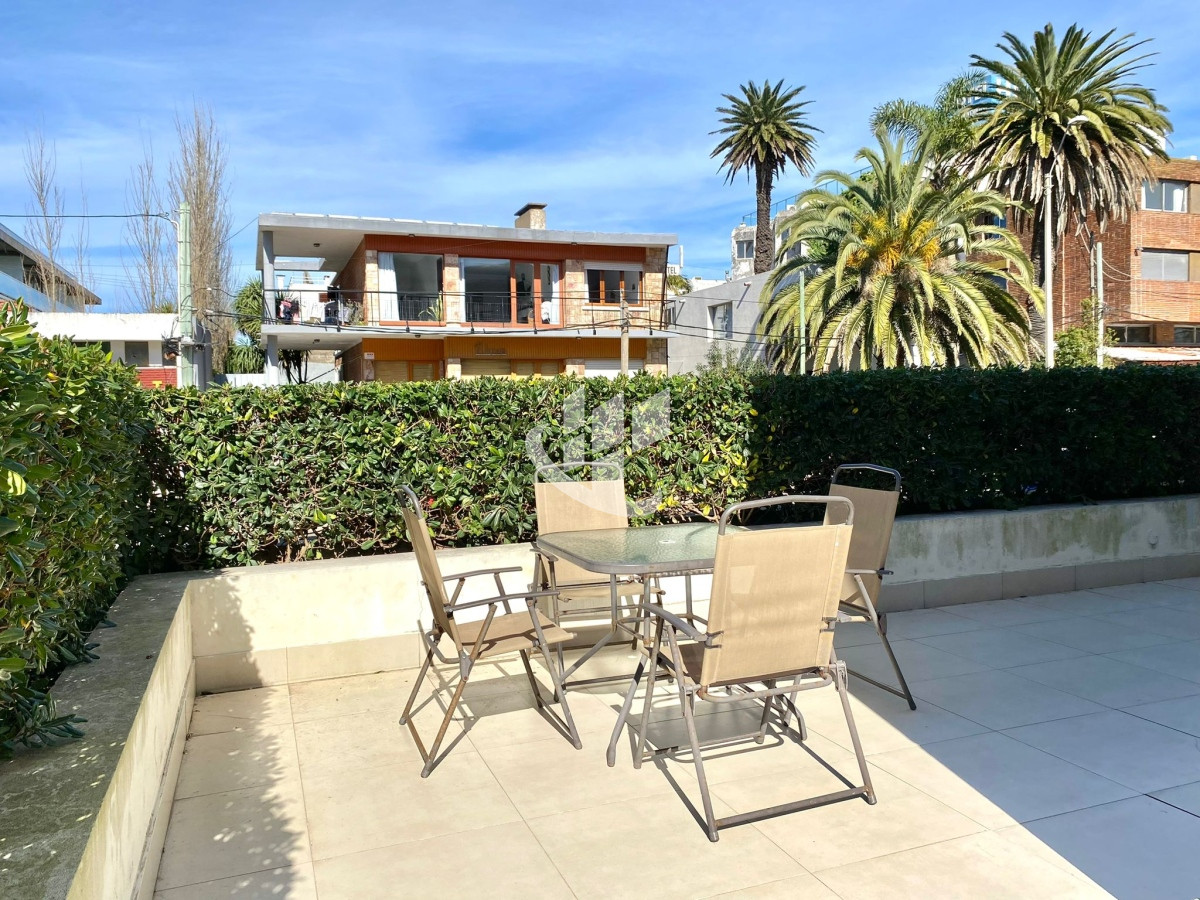 Apartamento ID.1224 - Venta departamento 2 dormitorios en Península, Punta del Este 