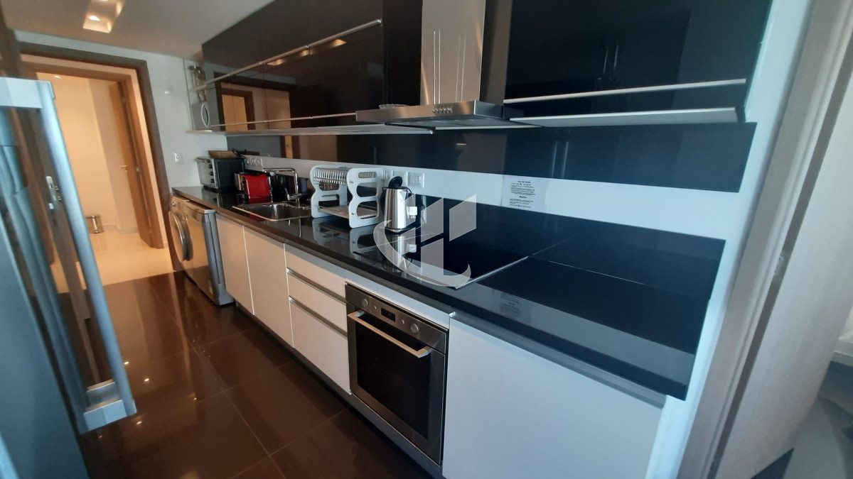 Apartamento ID.894 - Alquiler Temporada, 3 dormitorios y dep, con vista, piso alto, Brava, Punta del Este