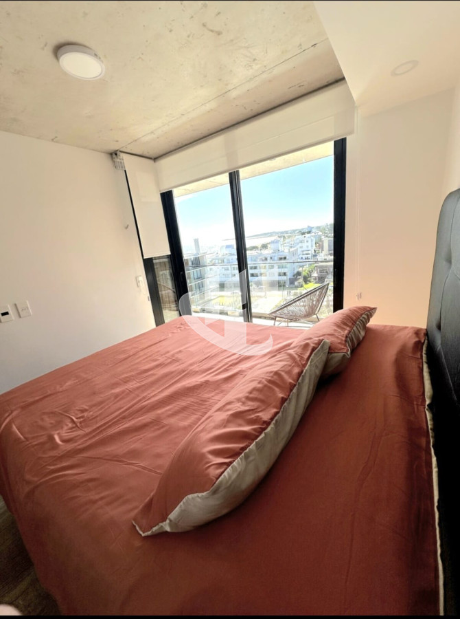 Apartamento ID.2238 - Venta apartamento, 1 dormitorio, 1era linea de mar, Playa Mansa, Punta del Este