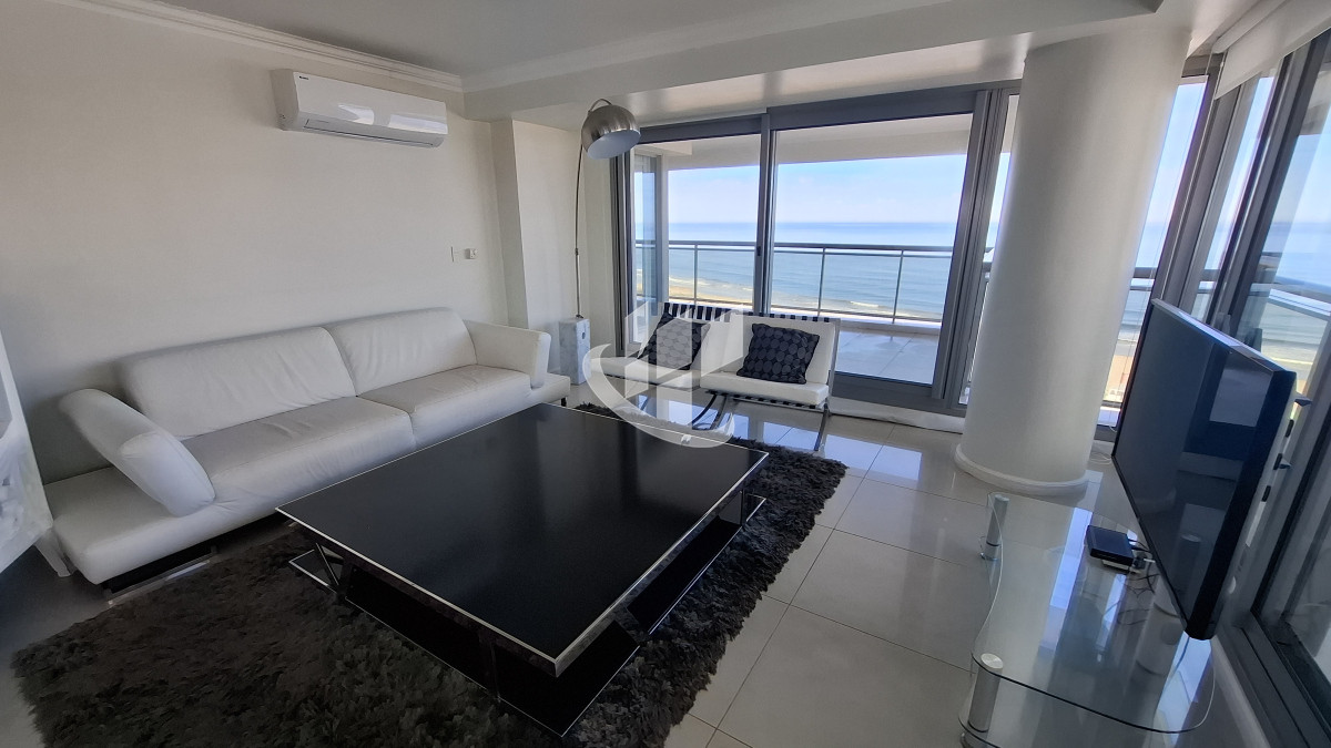 Apartamento ID.2039 - Venta apartamento 3 suites y dependencia completa, primera línea Brava, Punta del Este