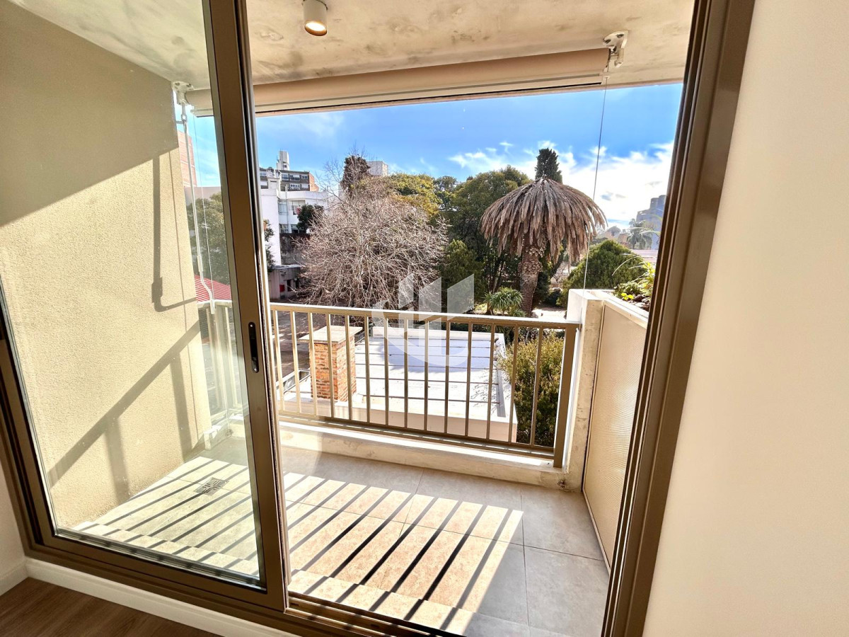Apartamento ID.2059 - Venta Apartamento 2 Dormitorios con Terraza Exclusiva, La Blanqueada