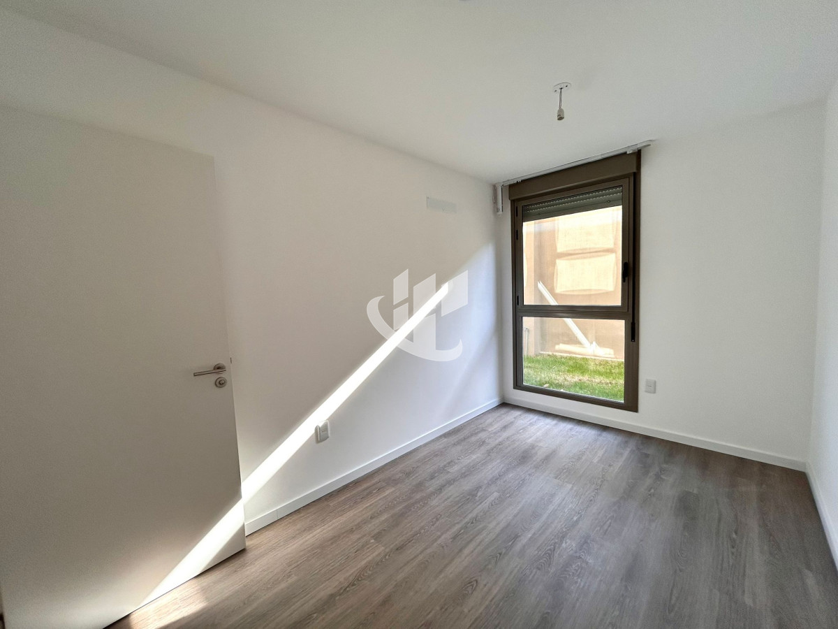Apartamento ID.2045 - Venta Apartamento 2 dormitorios con Patio, La Blanqueada, Parque Batlle