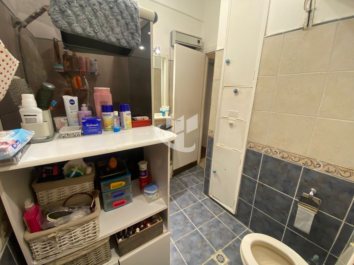 Apartamento ID.1854 - APARTAMENTO EN VENTA CORDON 2 DORMITORIOS Y SERVICIO.