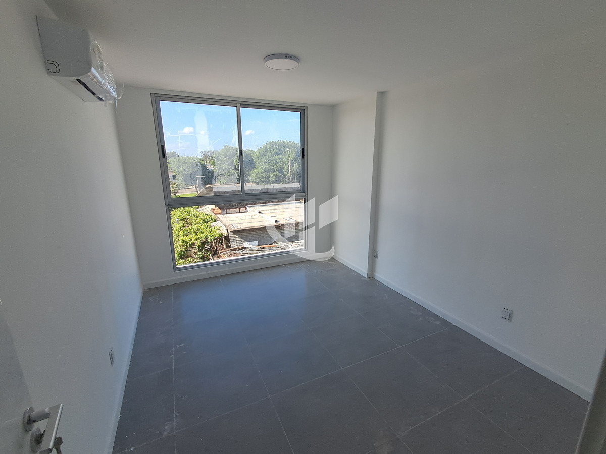 Apartamento ID.1558 - MALDONADO CENTRO A ESTRENAR 2 DORMITORIOS COCHERA BALCON