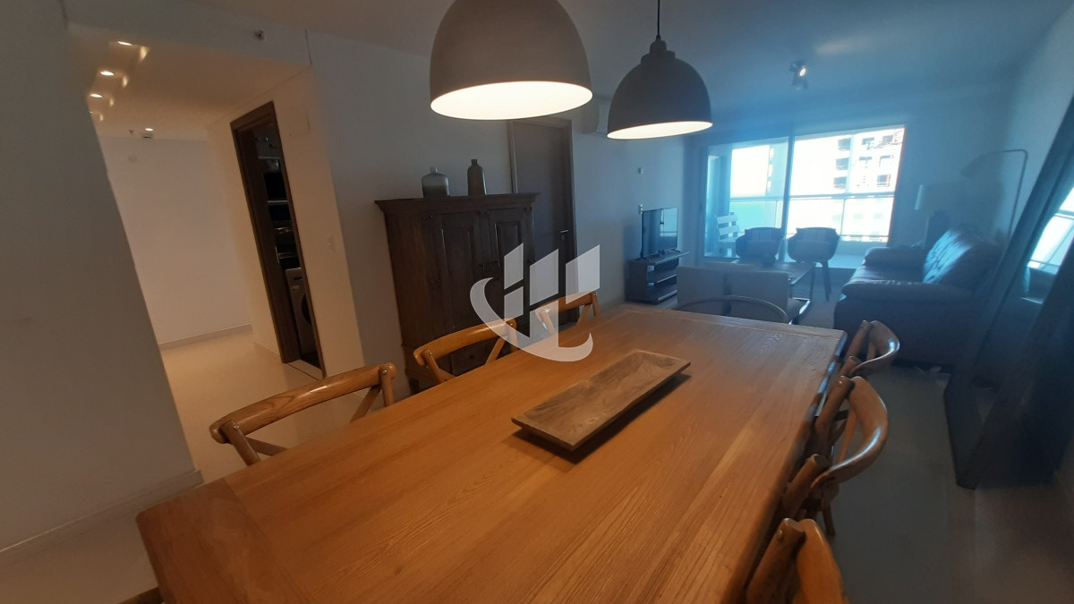 Apartamento ID.894 - Alquiler Temporada, 3 dormitorios y dep, con vista, piso alto, Brava, Punta del Este
