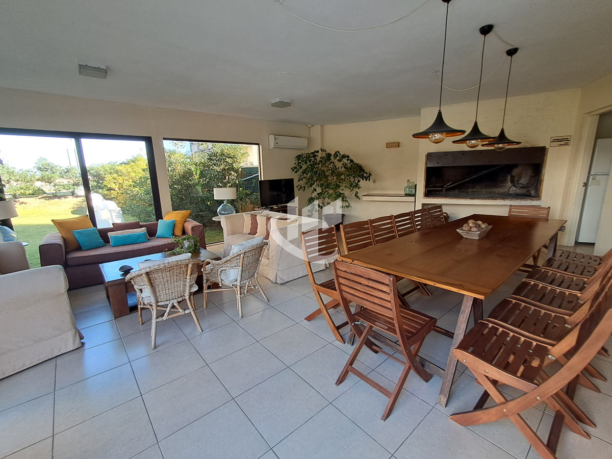 Apartamento ID.1802 - PUNTA DEL ESTE BRAVA 2 DORMITORIOS ALQUILER