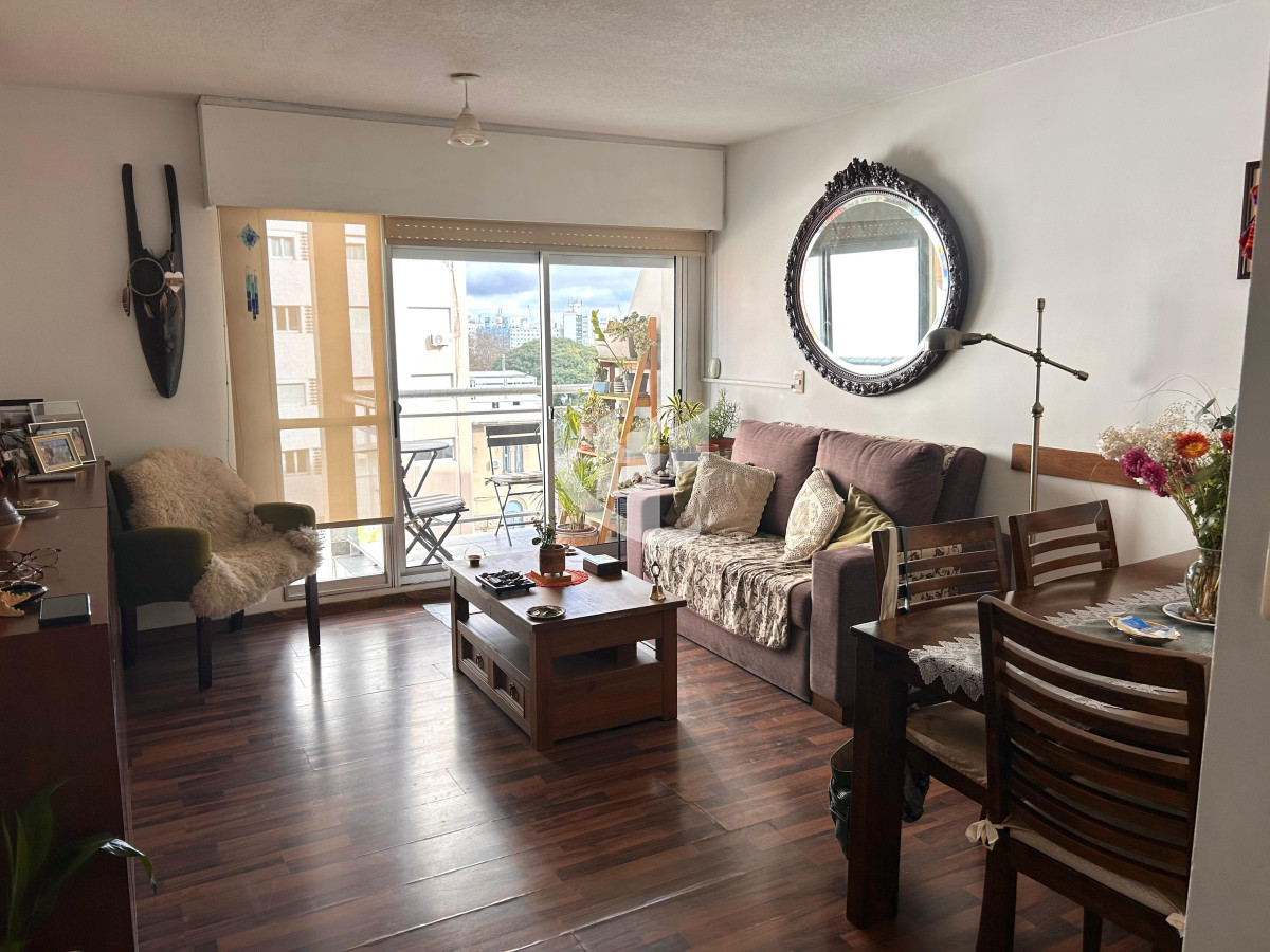 Apartamento ID.2010 - Venta Apartamento 2 Dormitorios, Tres Cruces, Cordón