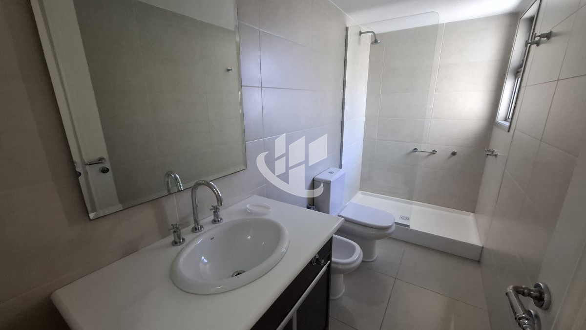 Apartamento ID.2040 - Venta departamento, primera linea 4 suites, Brava, Punta del Este