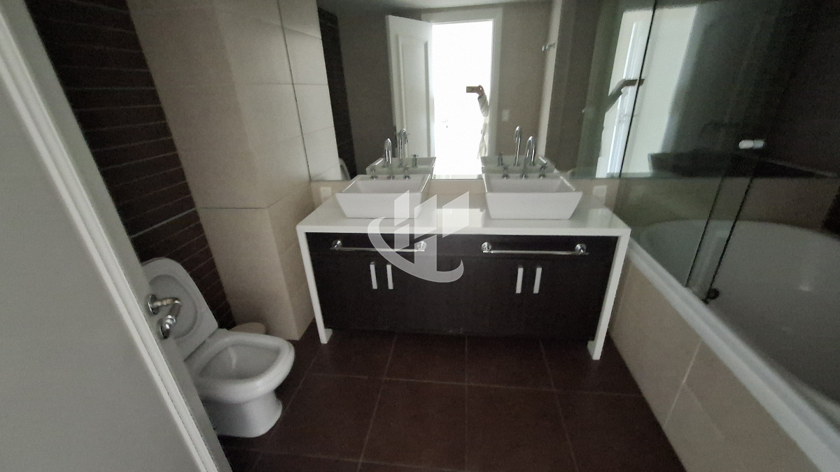Apartamento ID.2039 - Venta apartamento 3 suites y dependencia completa, primera línea Brava, Punta del Este