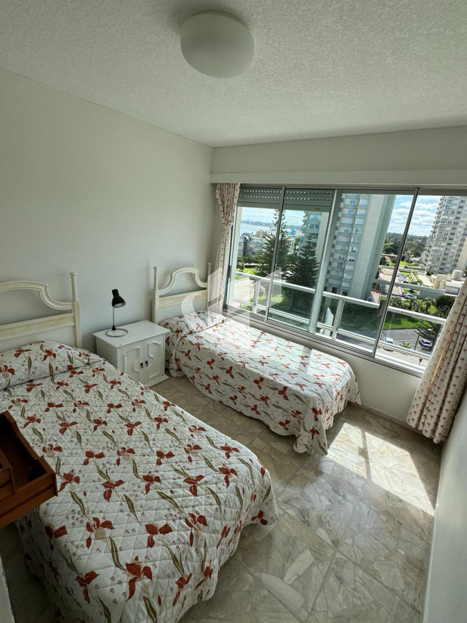 Apartamento ID.1132 - Alquiler Temporal en Punta del Este 3 dormitorios.