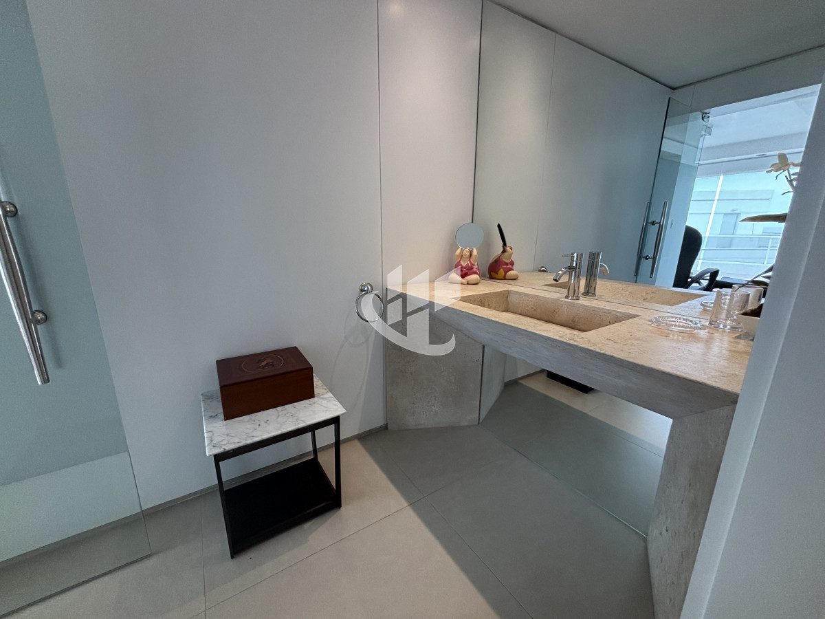 Apartamento ID.2280 - PUNTA DEL ESTE - PLAYA BRAVA - APARTAMENTO 4 DORMITORIOS - VENTA 