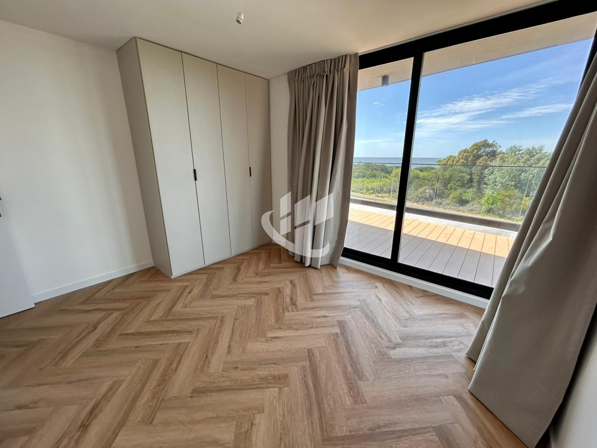 Apartamento ID.2258 - Alquiler 2 Dormitorios Barra de Carrasco, Garaje, Piscina, Frente a la Rambla