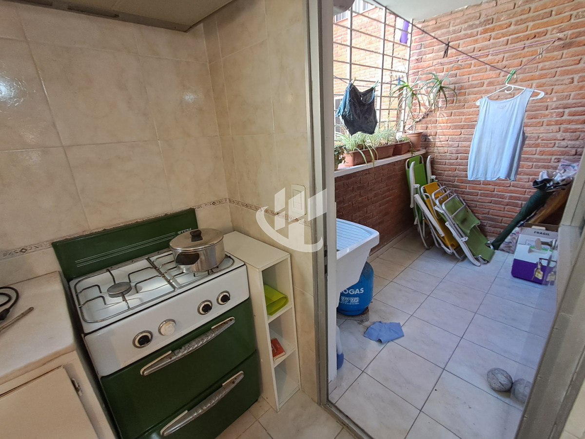 Apartamento ID.2484 - PUNTA DEL ESTE PENINSULA APTO 2 DORM 2 BAÑOS GARAGE A METROS DEL MAR