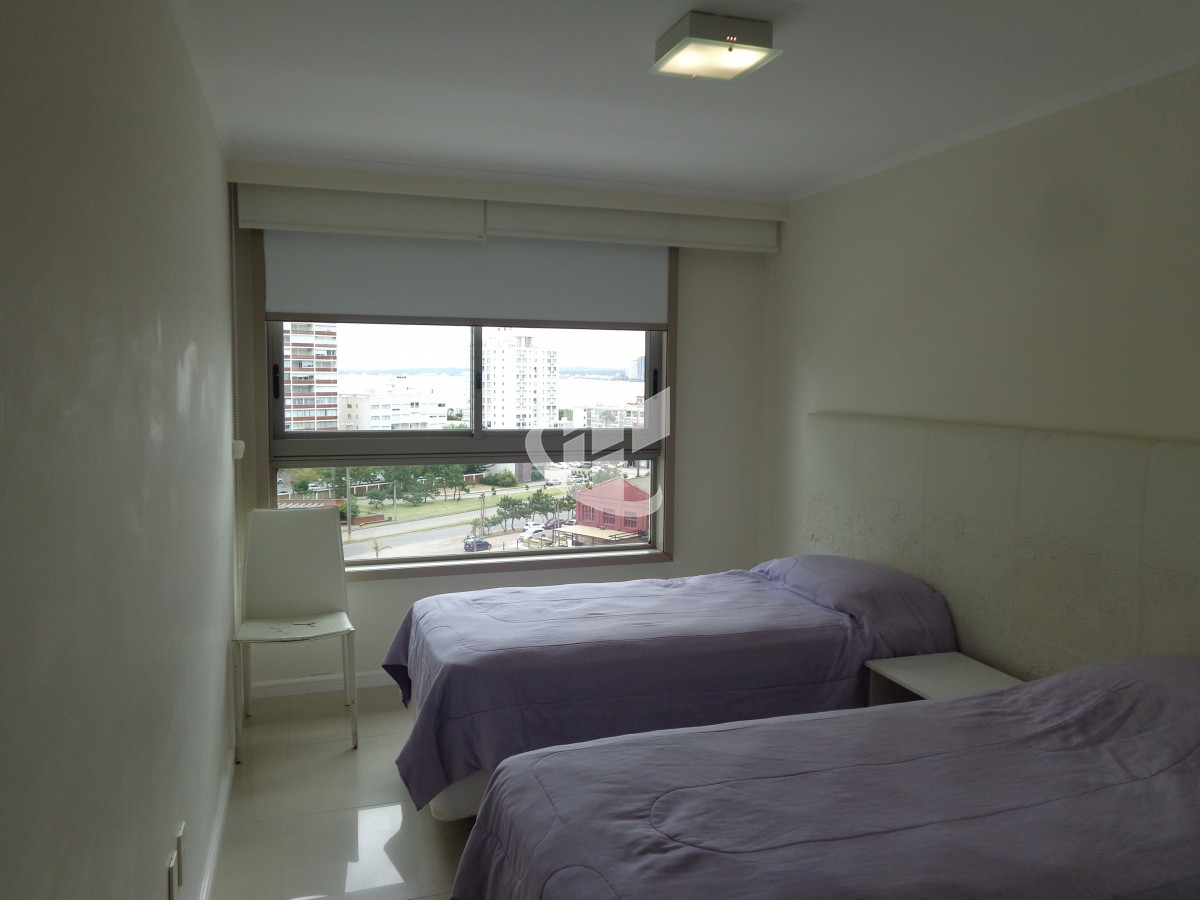 Apartamento ID.1400 - PUNTA DEL ESTE IMPERIALE FRENTE AL MAR! 3 DORMITORIOS 