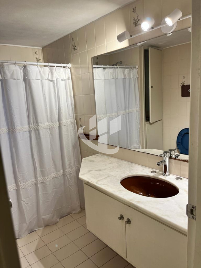 Apartamento ID.136 - Alquiler de Temporada, 3 dormitorios, 1era línea de mar, Pinares, Punta del Este
