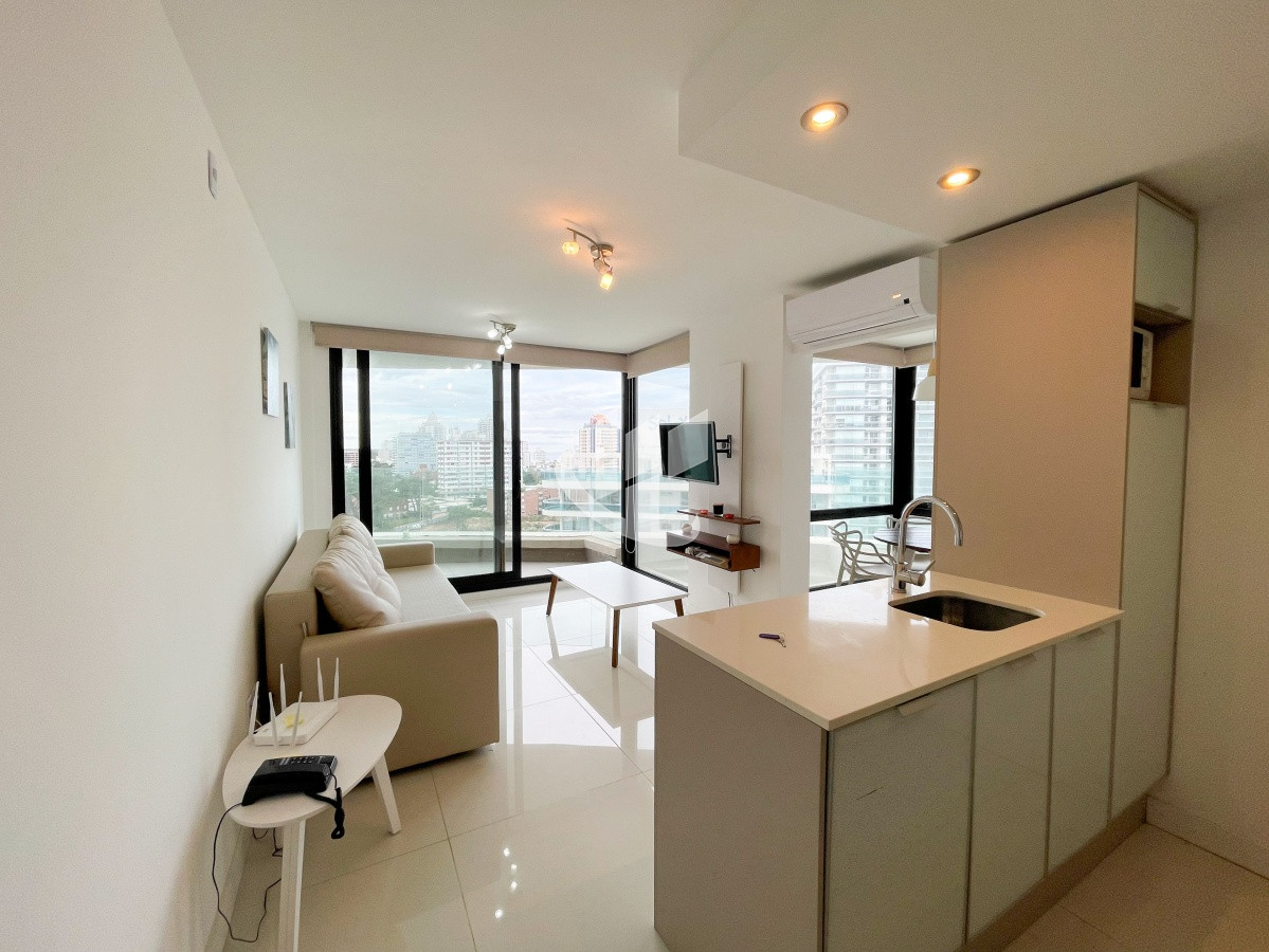 Apartamento ID.1428 - PUNTA DEL ESTE APARTAMENTO DE 1 DORMITORIO EDIFICIO CON SERVICIOS EN VENTA