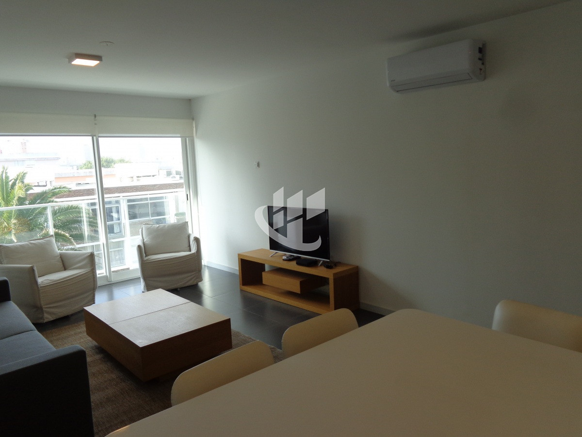 Apartamento ID.2335 - PUNTA DEL ESTE PENINSULA EDIFICIO MODERNO CON AMENITIES 2 DORMITORIOS 2 BAÑOS GARAGE
