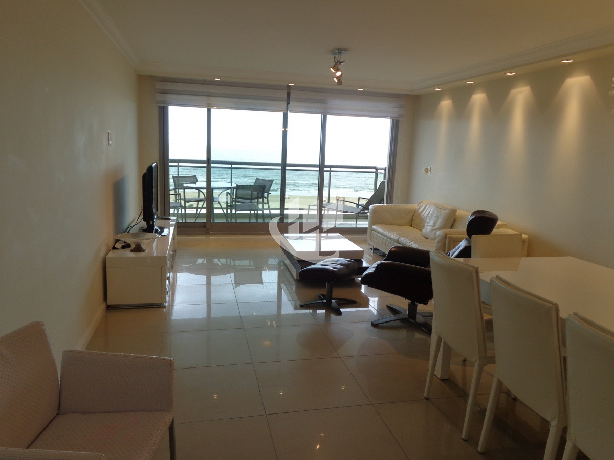 Apartamento ID.1400 - PUNTA DEL ESTE IMPERIALE FRENTE AL MAR! 3 DORMITORIOS 
