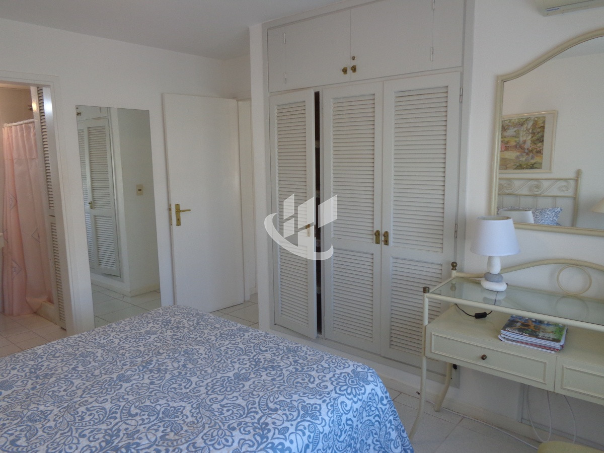 Apartamento ID.1357 - PUNTA DEL ESTE PENINSULA APARTAMENTO  2 DORMITORIOS 2 BAÑOS GARAGE VENTA 