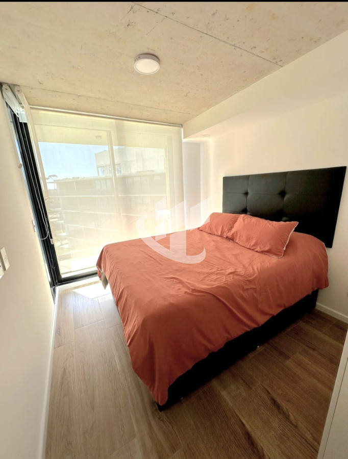 Apartamento ID.2238 - Venta apartamento, 1 dormitorio, 1era linea de mar, Playa Mansa, Punta del Este