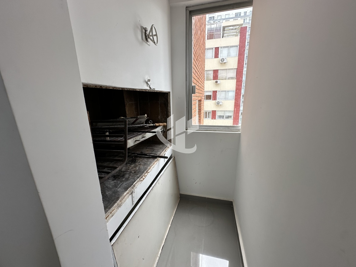 Apartamento ID.1906 - Frente al mar. Apartamento en alquiler anual de 3 dormitorios en Punta del Este 