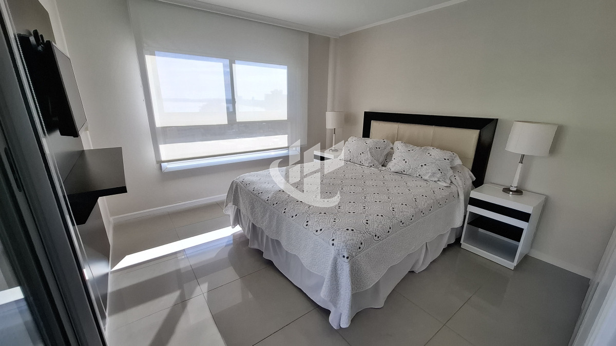 Apartamento ID.2039 - Venta apartamento 3 suites y dependencia completa, primera línea Brava, Punta del Este