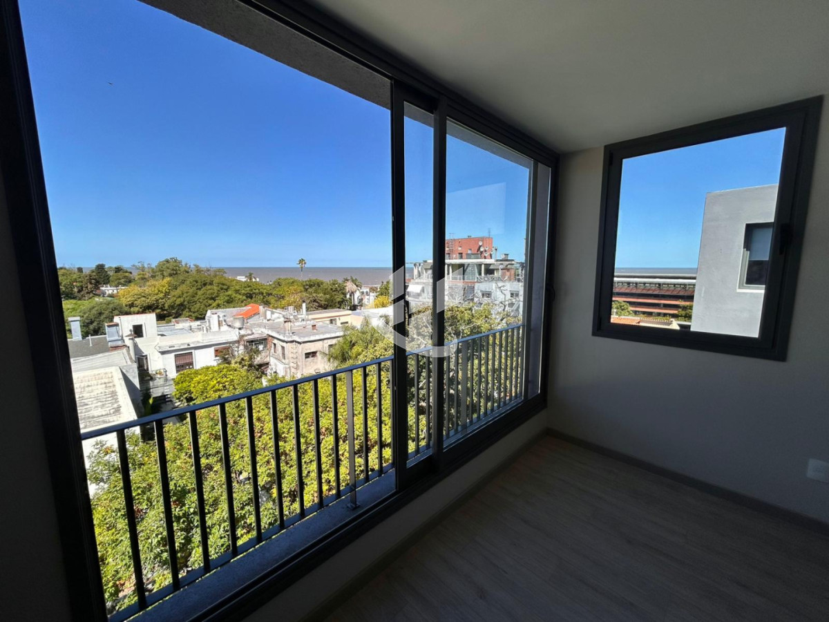 Apartamento ID.2517 - Venta Apartamento 1 Dormitorio con Balcón y Vista a la Rambla, Buceo