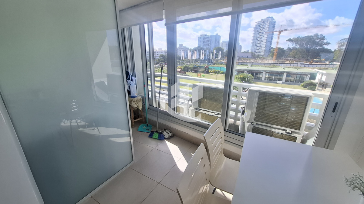 Apartamento ID.2434 - Alquiler invernal, 3 dormitorios y dependencia, Brava, Primera linea, Punta del Este