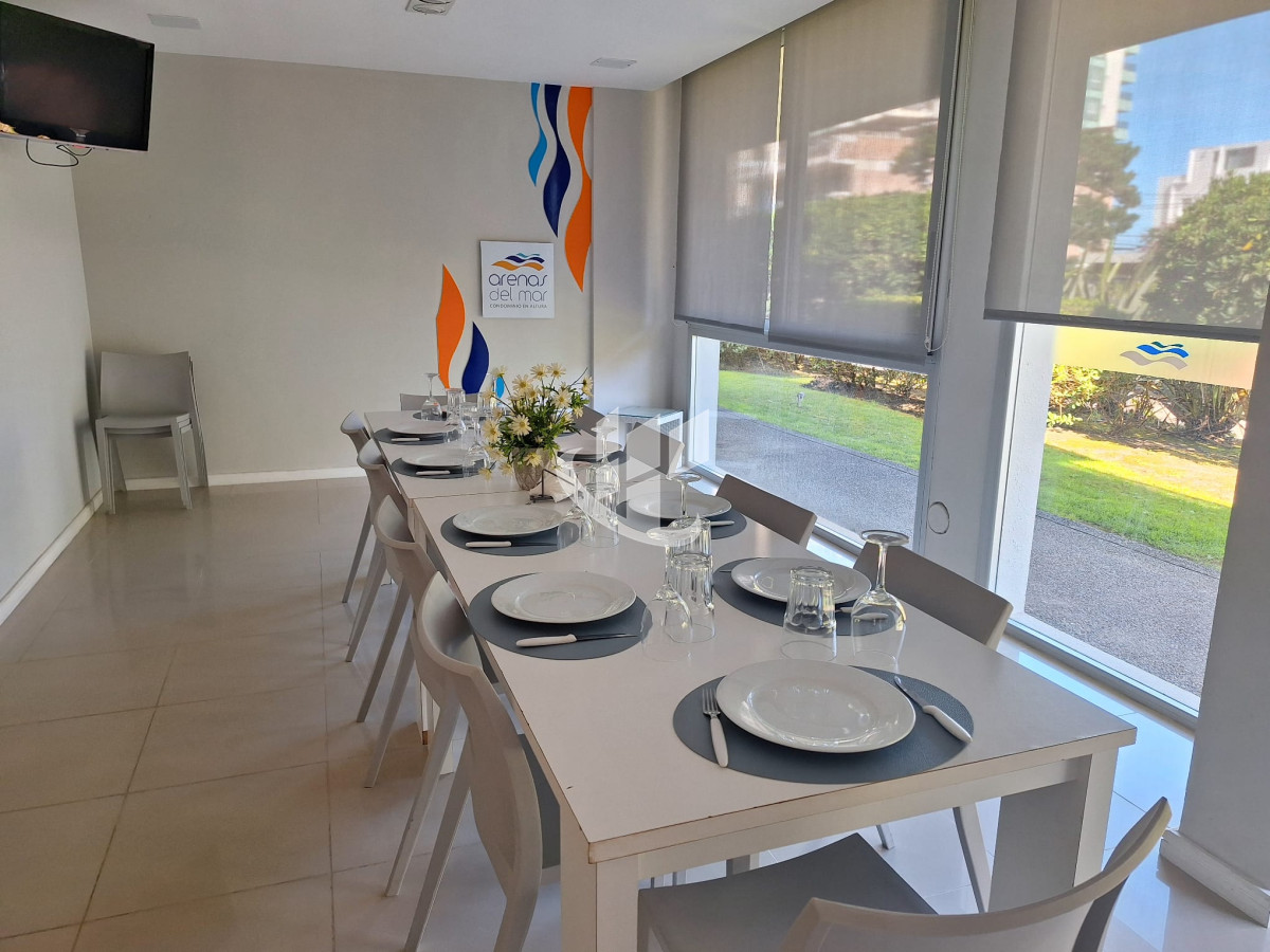 Apartamento ID.1405 - PUNTA DEL ESTE A METROS DE LA BRAVA 2 DORMITORIOS 2 BAÑOS GARAGE EN VENTA