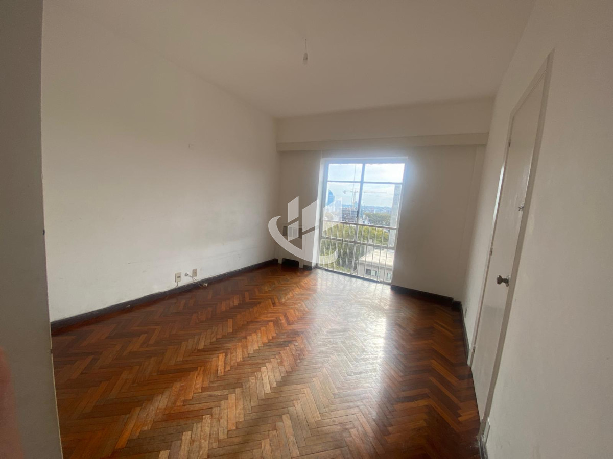 Apartamento ID.1860 - APARTAMENTO DE CATEGORIA 3 DORMITORIOS 2 BAÑOS  Y SERVICIO GARAJE SOBRE 18 DE JULIO