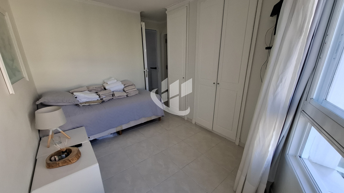 Apartamento ID.2036 - Alquiler Anual, 4 dormitorios, 5 baños, primera linea, Mansa, Punta del Este