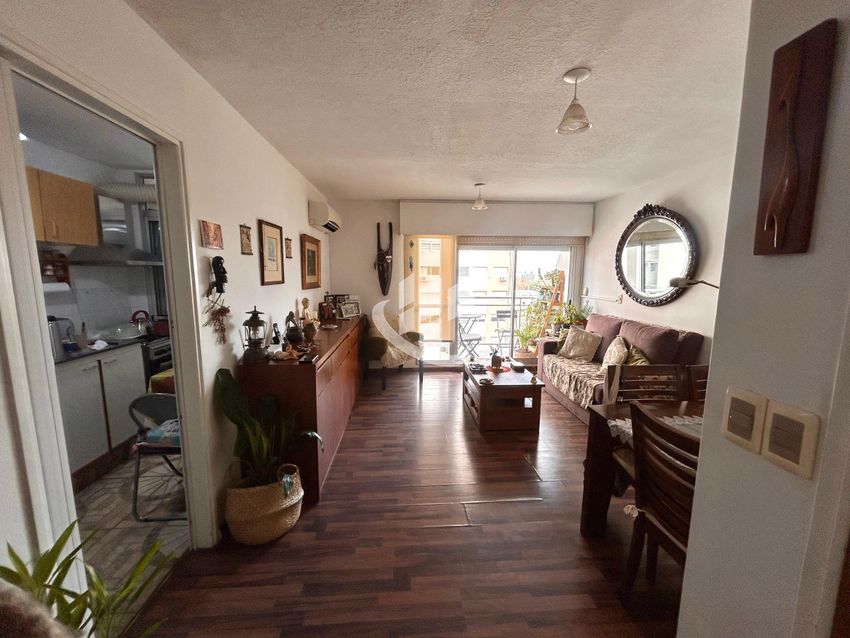 Apartamento ID.2010 - Venta Apartamento 2 Dormitorios, Tres Cruces, Cordón