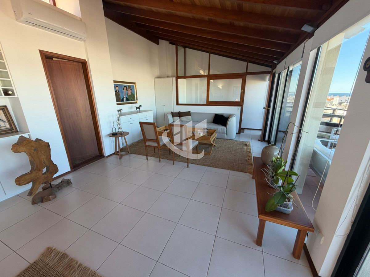 Apartamento ID.1336 - PUNTA DEL ESTE PENINSULA PENT HOUSE 2 DORMITORIOS 3 BAÑOS TERRAZA CON VISTA!!! GARAGE