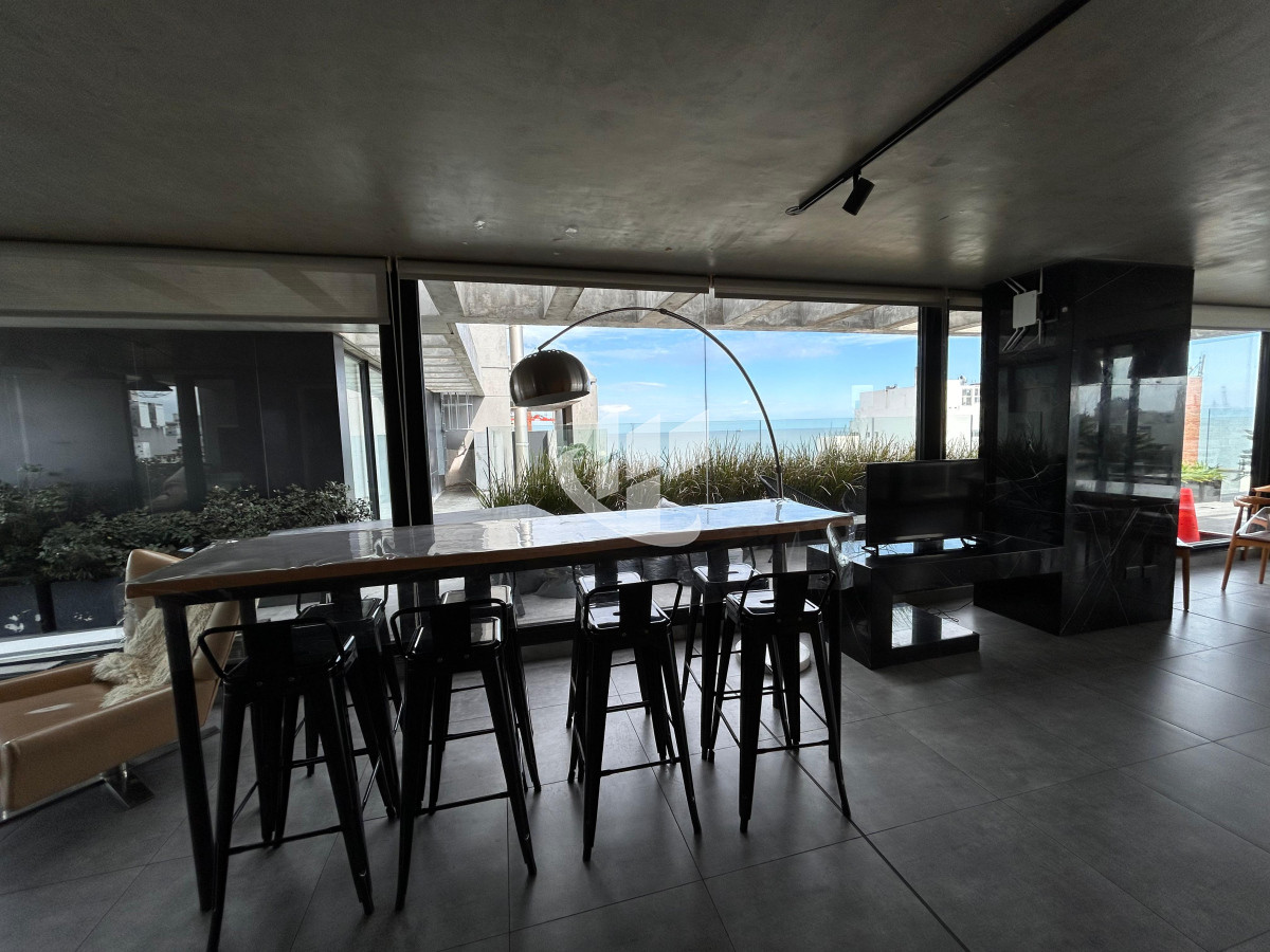 Apartamento ID.1896 - Venta de apartamento de 2 dormitorios con garage en Centro, Montevideo