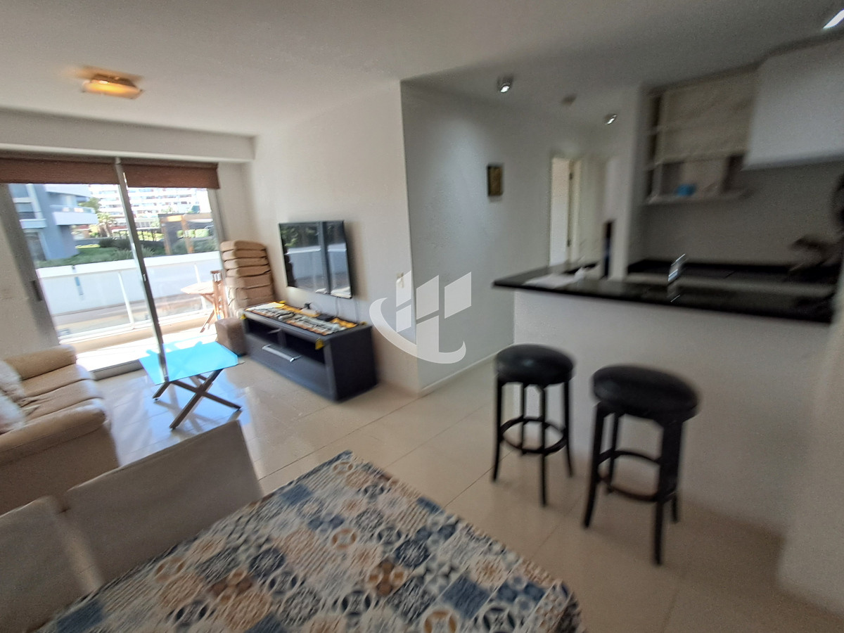 Apartamento ID.1765 - PUNTA DEL ESTE BRAVA APTO 2 DORMITORIOS 1 BAÑO COCHERA AMENITIES ALQUILER TEMPORAL