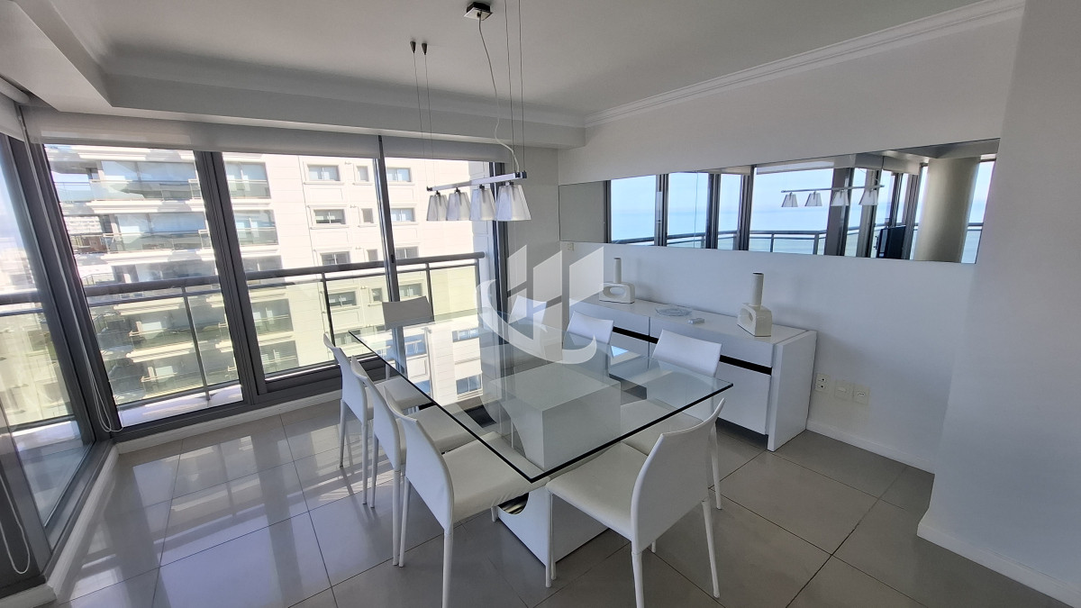 Apartamento ID.2039 - Venta apartamento 3 suites y dependencia completa, primera línea Brava, Punta del Este
