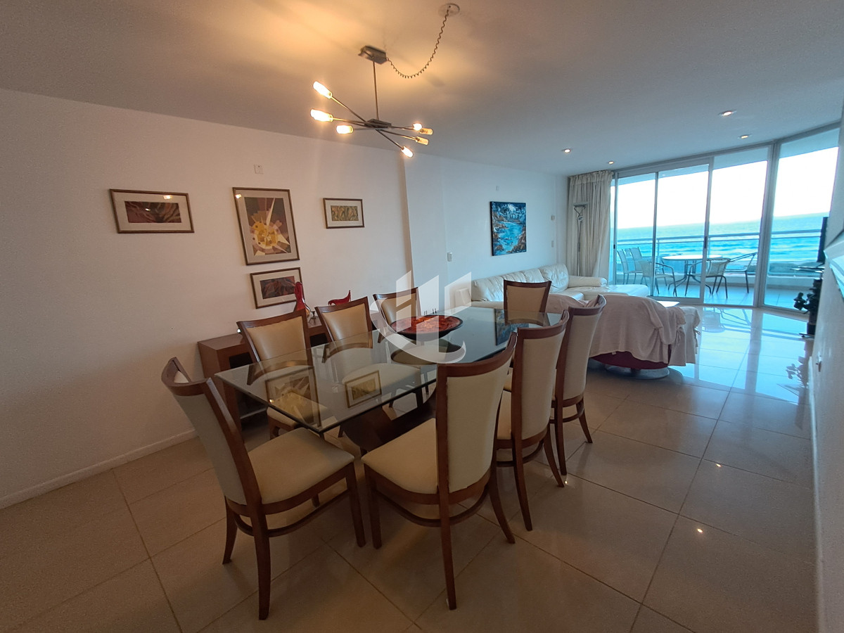 Apartamento ID.1920 - PUNTA DEL ESTE BRAVA EXCWLWNTE VISTA 3 DORMITORIOS Y DEPENDENCIA