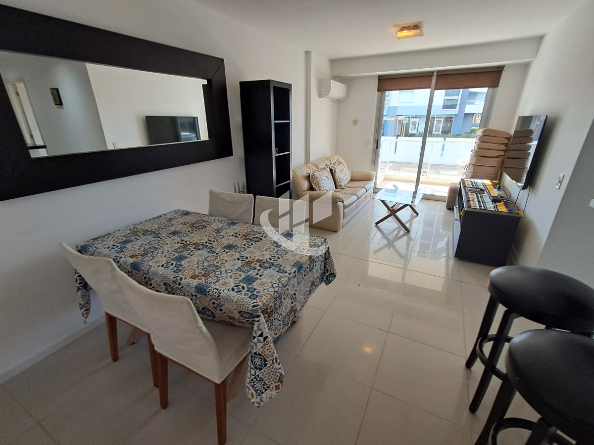 Apartamento ID.1765 - PUNTA DEL ESTE BRAVA APTO 2 DORMITORIOS 1 BAÑO COCHERA AMENITIES ALQUILER TEMPORAL