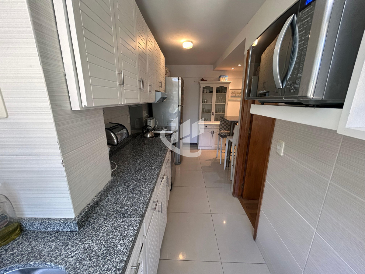 Apartamento ID.1622 - Alquiler Temporada, Punta del Este, Zona Shopping, 3 dormitorios