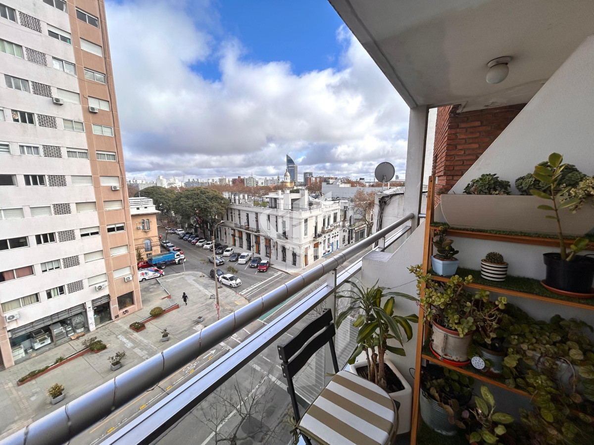 Apartamento ID.2010 - Venta Apartamento 2 Dormitorios, Tres Cruces, Cordón