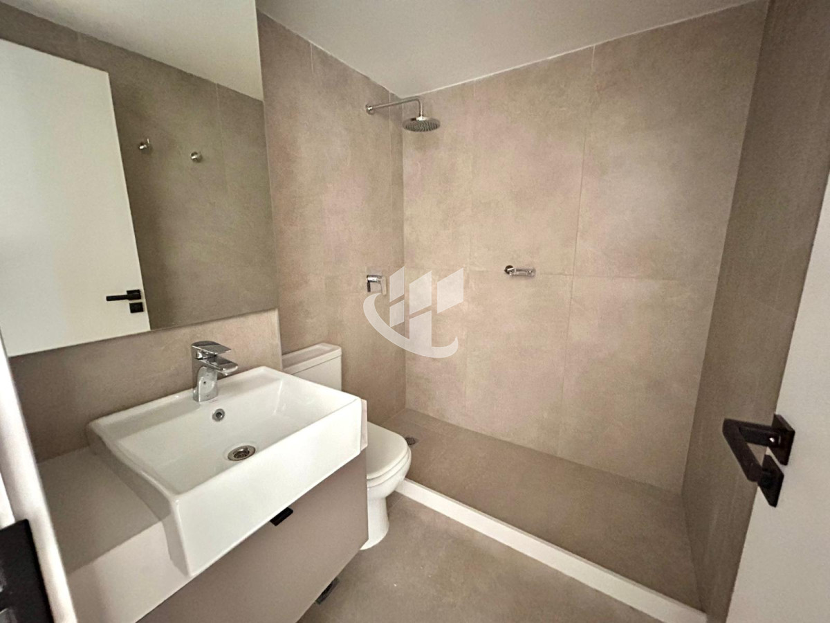 Apartamento ID.2240 - Venta Apartamento 3 Dormitorios con Garaje Doble en Parque Miramar - Orientación Norte