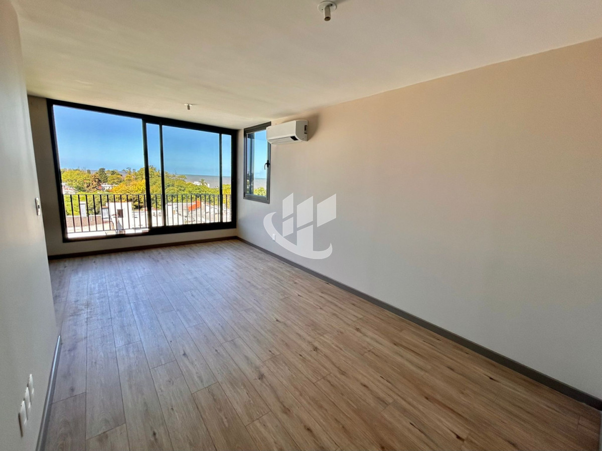 Apartamento ID.2517 - Venta Apartamento 1 Dormitorio con Balcón y Vista a la Rambla, Buceo
