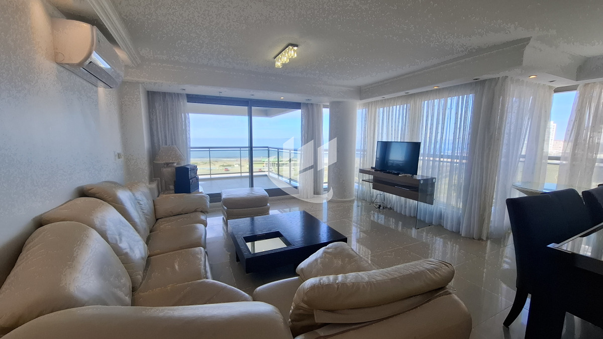 Apartamento ID.2038 - Venta apartamento 3 suites y dep completa, primera línea Brava, Punta del Este